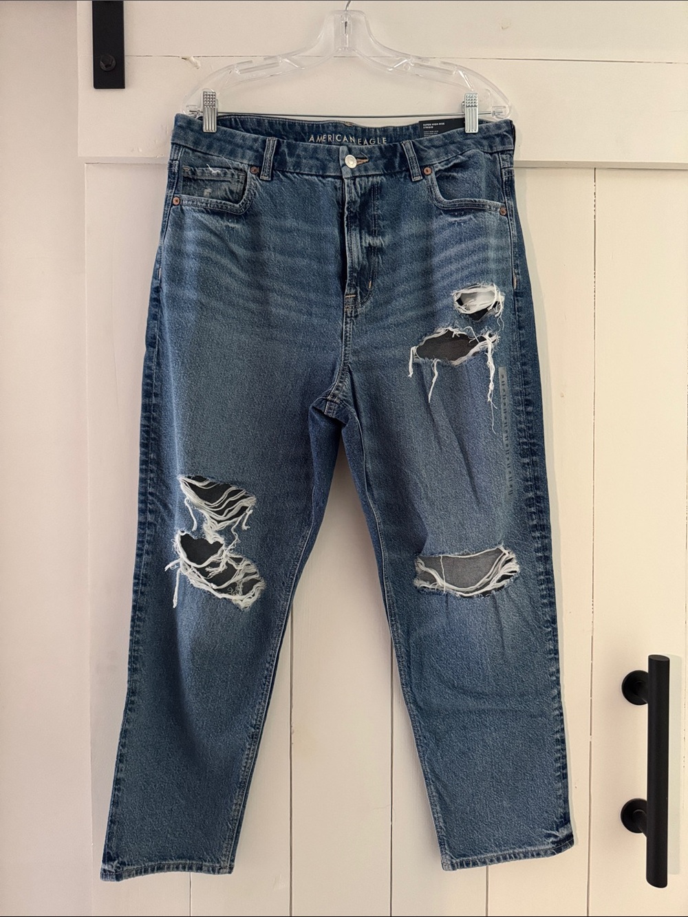 American Eagle Blue Denim super High Rise Strigid Curvy Mom Jeans 16 Short NEW
